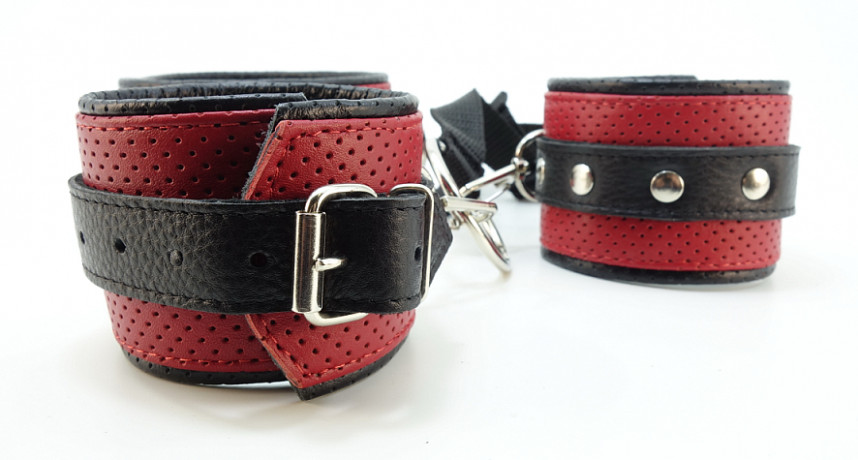 Красно-черный фиксатор шея-руки