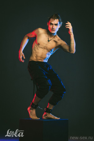 Черные кандалы с мягкой подкладкой и цепочкой Party Hard Amaze