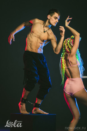 Черные кандалы с мягкой подкладкой и цепочкой Party Hard Amaze