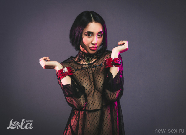 Наручники на карабинах с регулируемыми застежками Party Hard Bizzare