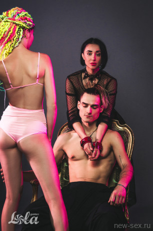 Наручники на карабинах с регулируемыми застежками Party Hard Bizzare