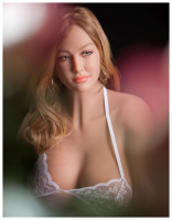 Реалистичная кукла Бьянка с пышным бюстом Ultimate Fantasy Dolls Bianca