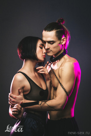 Стильный черный ошейник с поводком на карабине Party Hard Sin