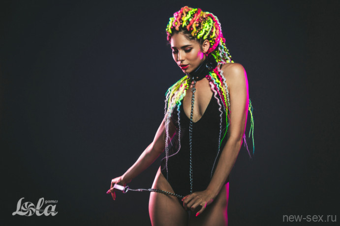 Черный ошейник с мягкой подкладкой и поводком на карабине Party Hard Fetish