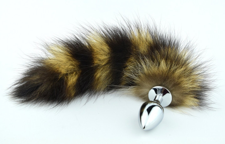 Пробка металлическая с полосатым хвостом