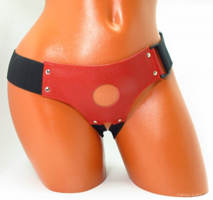 Трусики для страпона из кожи