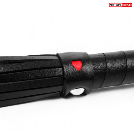Плеть-флогер с сердечками и длинными хвостами