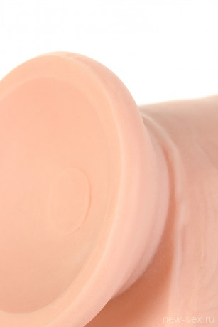 Реалистичный вибратор на пульте управления с мошонкой и присоской RealStick Elite Vibro