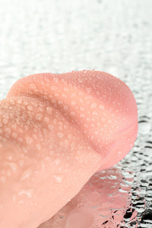 Реалистичный вибратор на пульте управления с мошонкой и присоской RealStick Elite Vibro