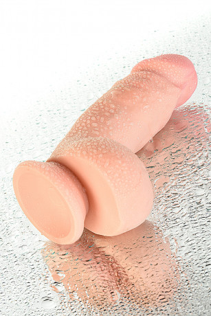 Реалистичный вибратор на пульте управления с мошонкой и присоской RealStick Elite Vibro