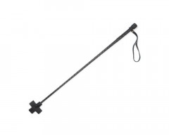 Стек из полимерного упругого хлыста и оплетён кожаными лентами