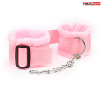 Меховые наручники розового цвета