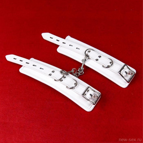 Белые оковы с мягкой подкладкой