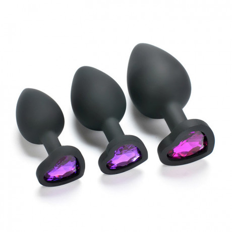 Черная анальная втулка с кристаллом в форме сердца
