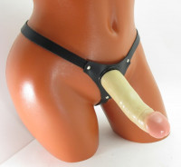 Страпон трусики из натуральной кожи со штырьком для насадок