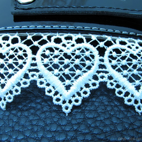 Изысканные кожаные наручники с кружевом BDSM Light 