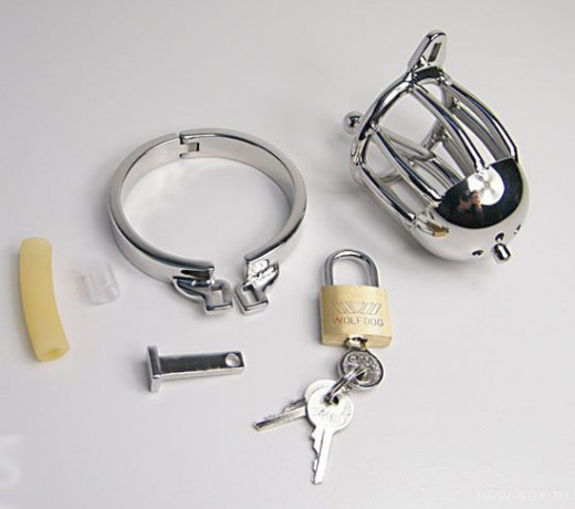 Мужской пояс верности с уретральным катетером