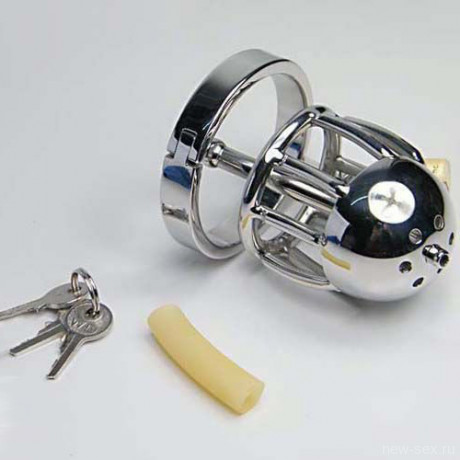 Мужской пояс верности с уретральным катетером