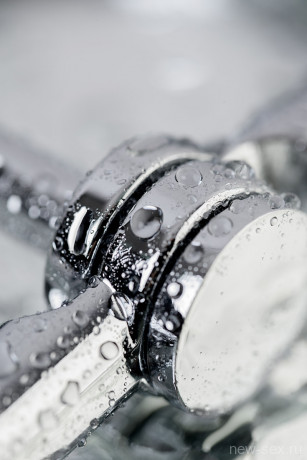 Металлические наручники в форме восьмерки с замком