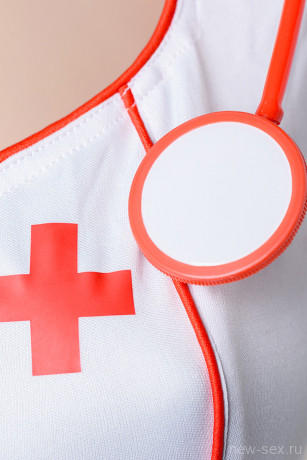 Костюм медсестры красно-белого цвета дополненный аксессуарами Angel XL