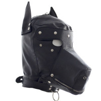 Черная маска собаки с шорами на глаза