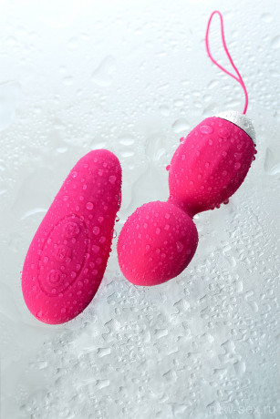 Набор из вибростимулятора и вагинальных шариков с дистанционным управлением TELLA