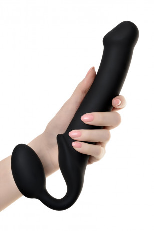 Черный безремневой страпон из мягкого и эластичного силикона Strap-on-me