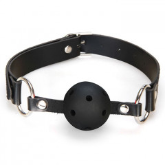 Кляп черного цвета с отверстиями для дыхания