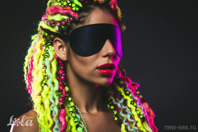 Эффектная закрытая маска на глаза Party Hard Shy