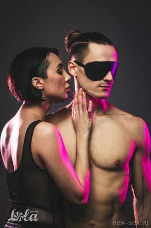 Эффектная закрытая маска на глаза Party Hard Shy