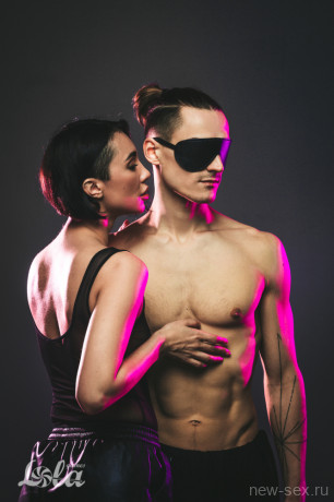 Эффектная закрытая маска на глаза Party Hard Shy