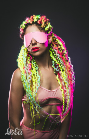 Эффектная закрытая маска на глаза Party Hard Shy