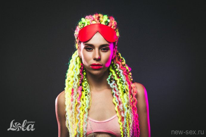 Эффектная закрытая маска на глаза Party Hard Shy