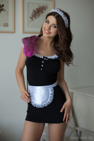 Костюм горничной из короткого платья с открытой спиной Jane