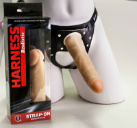 Страпон из мягкого материала в подарочной упаковке