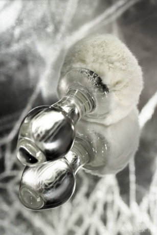 Стеклянная прозрачная пробка с белым хвостиком Sexus Glass