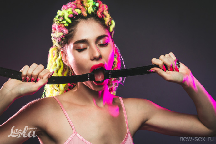 Стильный кляп-кольцо черного цвета Party Hard Modesty