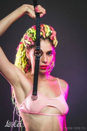 Стильный кляп-кольцо черного цвета Party Hard Modesty