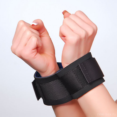 Наручники из новейшего супер-материала неопрен