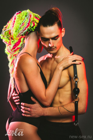 Кляп-шар для БДСМ игр с металлическим замком Party Hard Love Spell Black