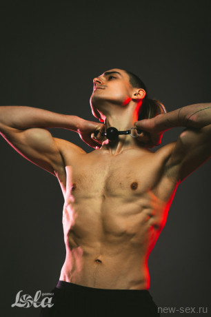 Кляп-шар для БДСМ игр с металлическим замком Party Hard Love Spell Black