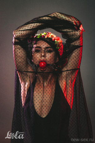 Кляп-шар для БДСМ игр с металлическим замком Party Hard Love Spell Black