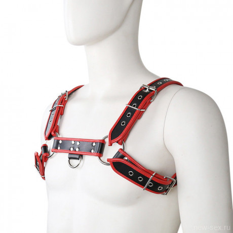 Ремни на тело с контрастной отделкой