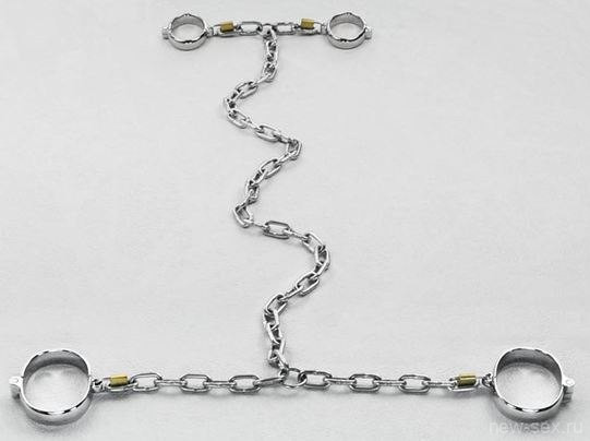 Наручники и поножи на цепи