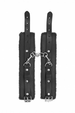Кожаные наручники с цепочкой для ограничения свободы во время БДСМ игр Plush Leather Hand Cuffs
