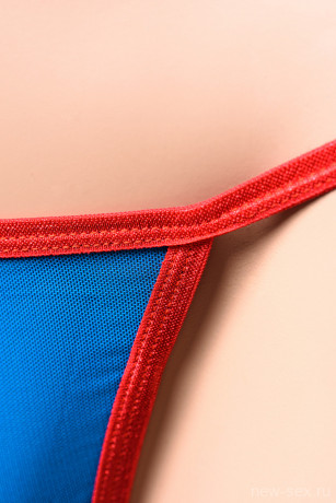 Костюм супервуман с прозрачным укороченным топом и мини-юбкой