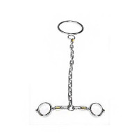 Металлические наручники и ошейник на цепях