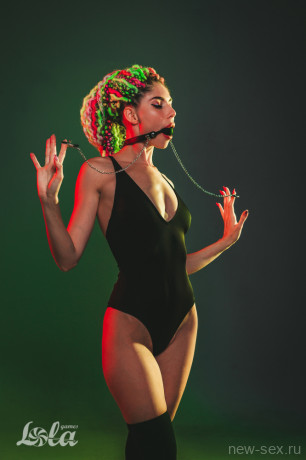 Кляп-шар с удобным ремешком и зажимами для сосков Party Hard Hentai