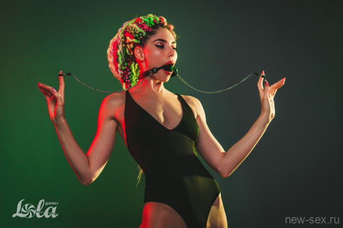 Кляп-шар с удобным ремешком и зажимами для сосков Party Hard Hentai