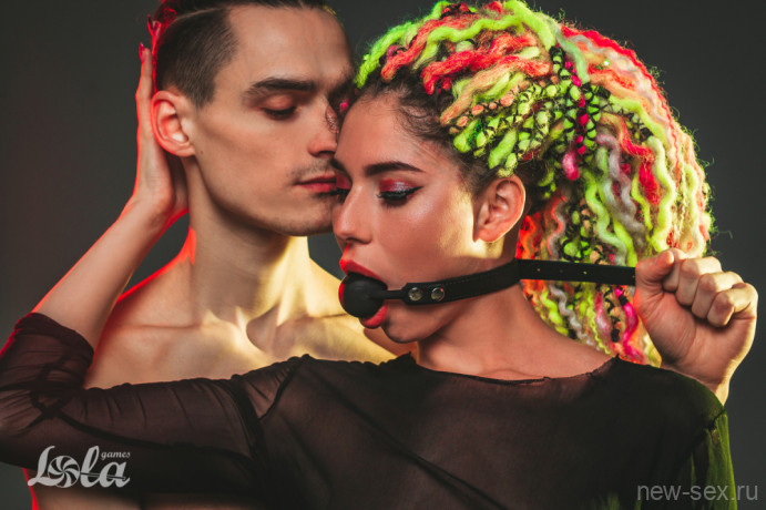 Кляп с силиконовым шаром Party Hard Dolce Vita